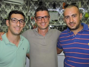 da sinistra verso destra : il presidente Narducci , il tecnico Paritario e il Ds Solla